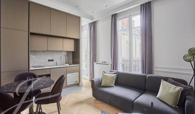 Location Appartement Paris 8ème