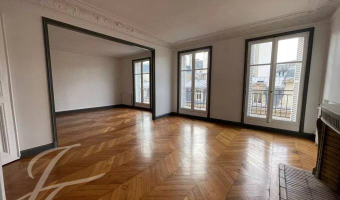 Location Appartement Paris 8ème