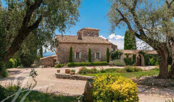 Location saisonnière Maison Châteauneuf-Grasse